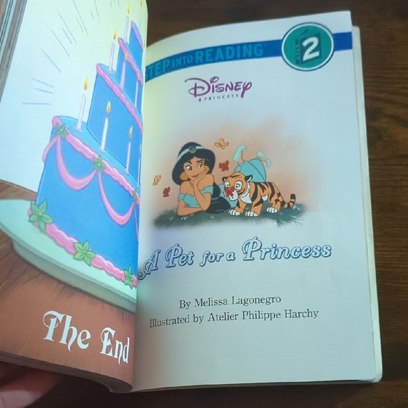 3/$10 📚 Disney Princess Collection Book - Picture 11 of 12